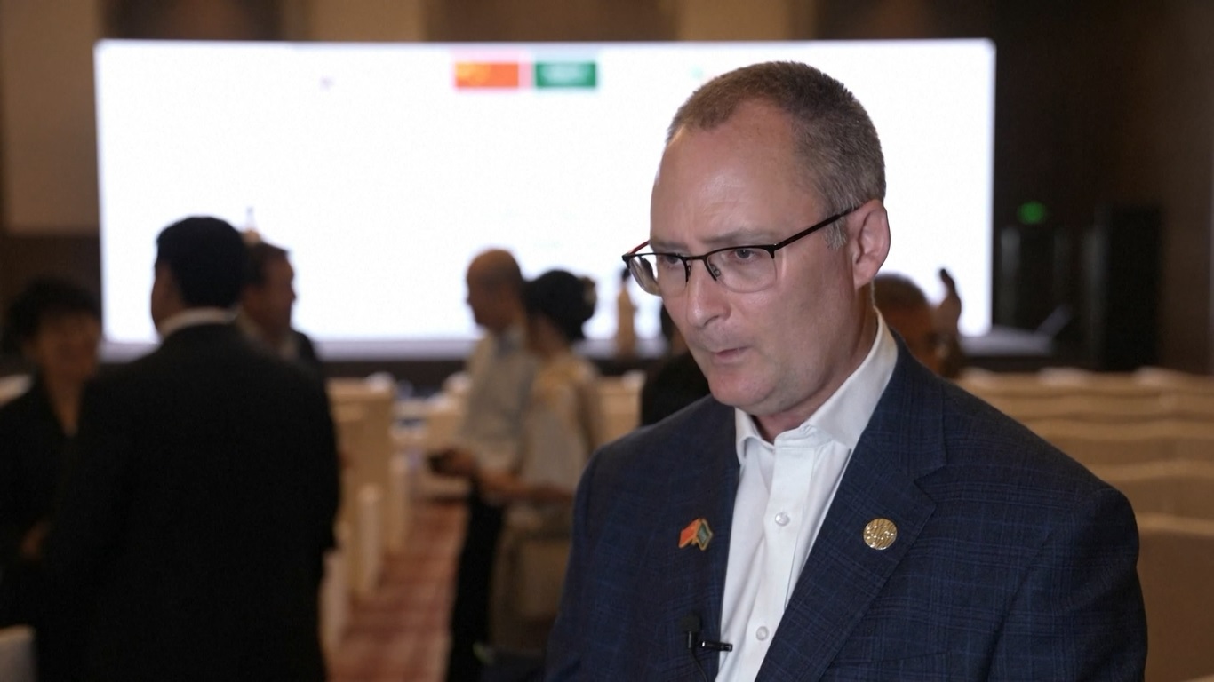 Salah satu contoh kerja sama yang sukses antara kedua negara adalah Proyek Laut Merah