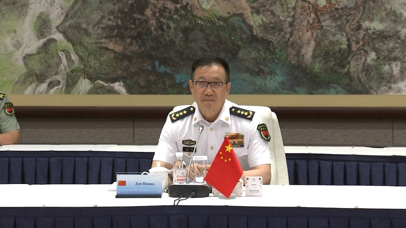 Menteri Pertahanan Tiongkok Bertemu dengan Tamu yang Hadiri Pertemuan Menteri Pertahanan SCO