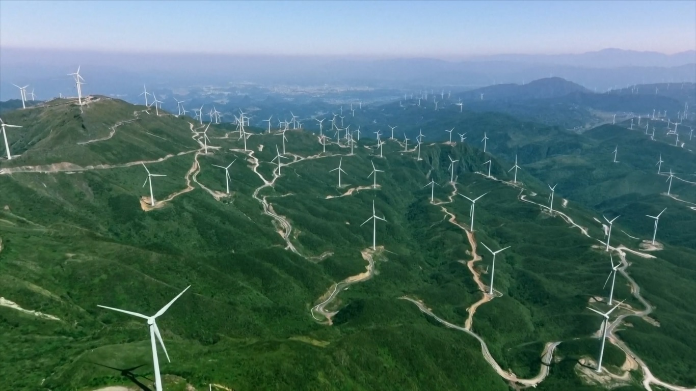 Tiongkok Membangun Sistem Energi Terbarukan Terbesar di Dunia selama Periode Rencana Lima Tahun ke-14