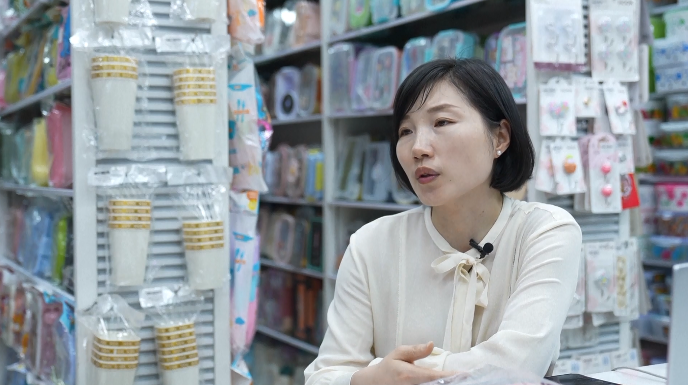 Para Pedagang di Yiwu Berupaya Atasi Dampak Gejolak di Timur Tengah dengan Andalkan Jaringan Logistik yang Kuat