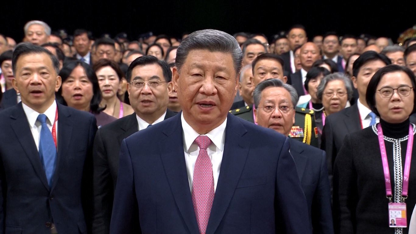 Didampingi oleh Kepala Eksekutif periode keenam SAR Makau