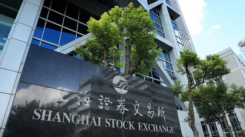 Regulator sekuritas Tiongkok telah menyetujui bursa saham Shanghai dan Shenzhen untuk menambah jumlah saham yang memenuhi syarat untuk pembiayaan margin dan pinjaman sekuritas