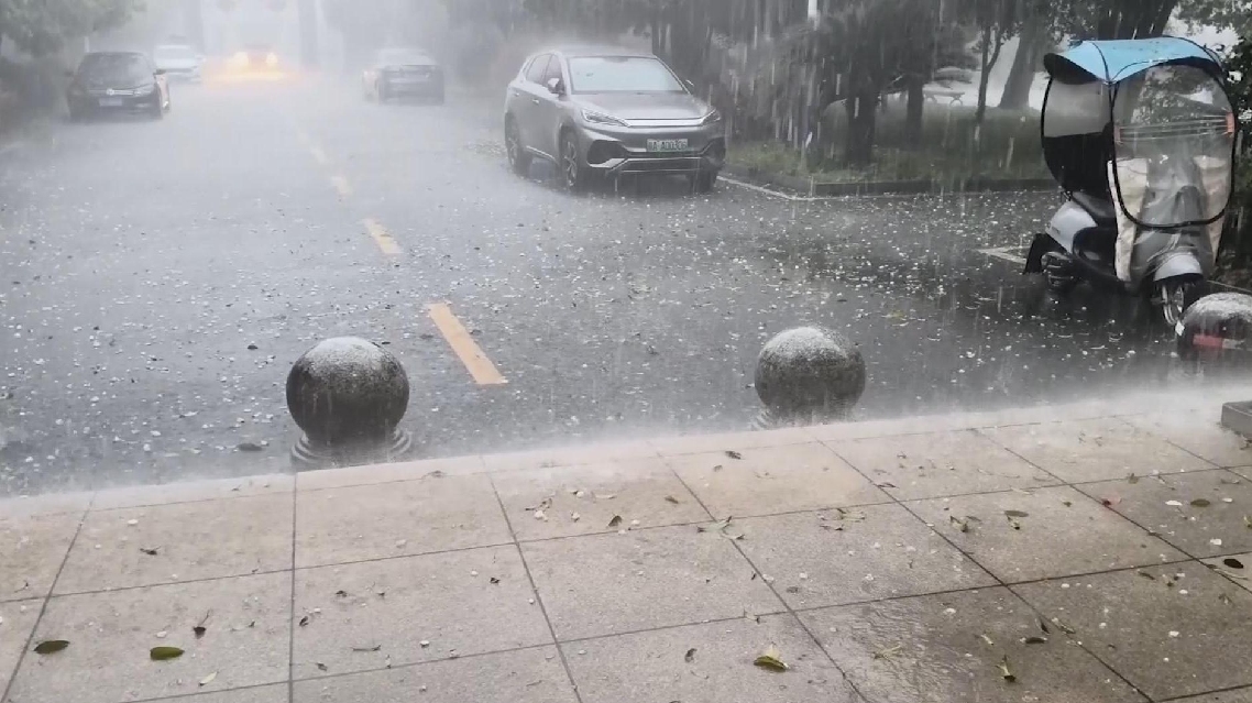 Badai Hujan dan Hujan Es Menerjang Jiangxi dan Fujian, Memicu Respons Darurat