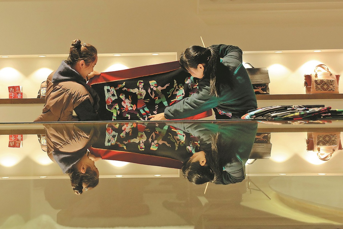 Para ibu sering kali menghadapi keputusan sulit di daerah pedesaan