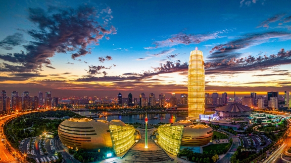 Pertumbuhan ekonomi Tiongkok yang lebih cepat dari perkiraan sebesar 53 persen pada kuartal pertama tahun ini menegaskan kembali daya tariknya terhadap investasi asing