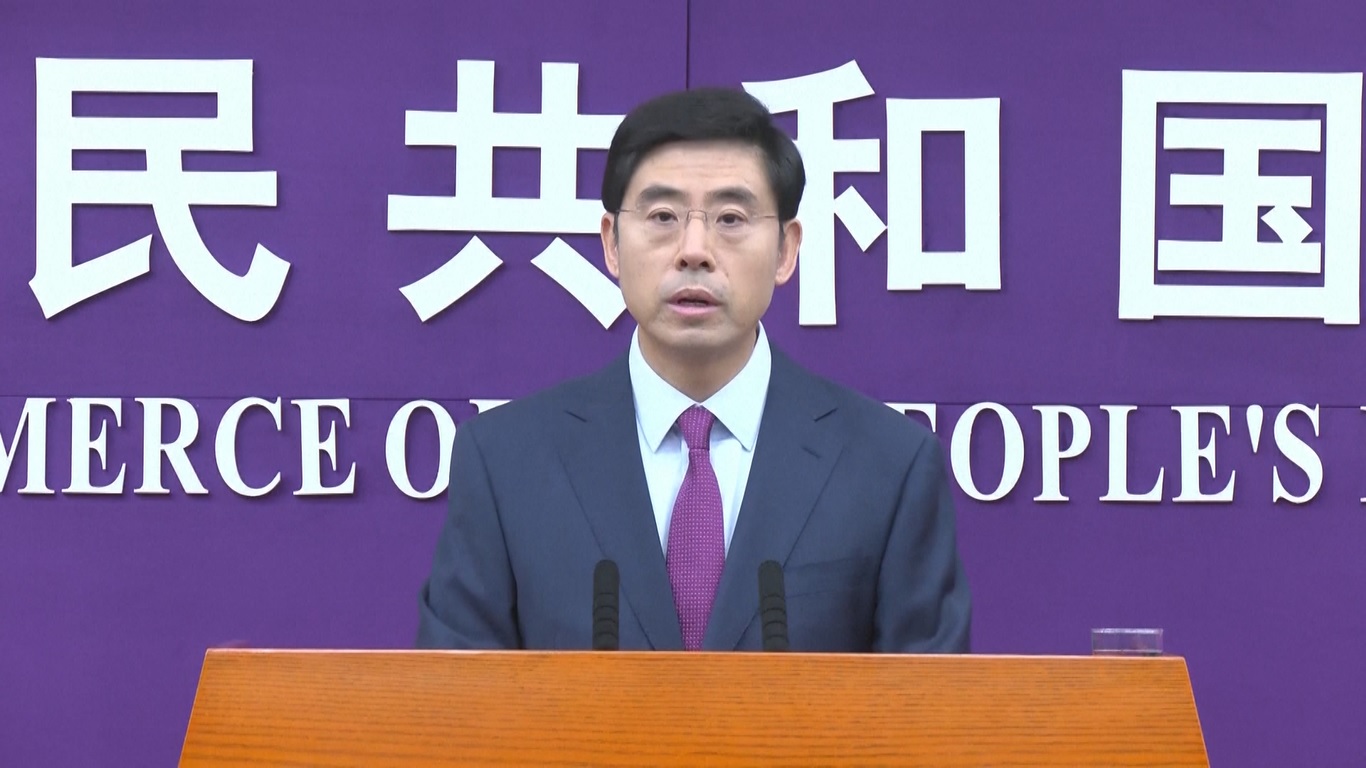 He Yadong mengatakan bahwa dengan mengubah pasarnya yang luas menjadi peluang bersama secara global