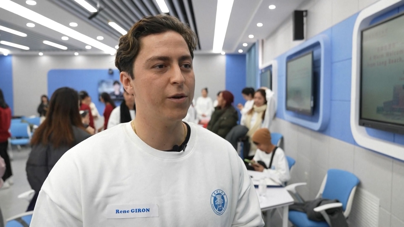 Qingdao menjadi tuan rumah program pertukaran selama lima hari yang menyediakan lingkungan yang hidup dan ramah bagi para pelajar Amerika yang berkunjung