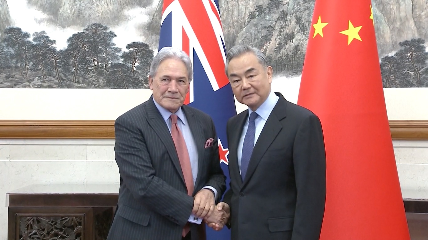 Wang mengatakan bahwa kedua belah pihak harus menjunjung tinggi rasa saling menghormati