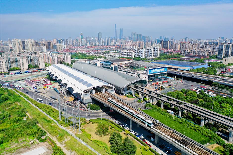 Shanghai Maglev Meluncurkan Layanan Tap-To-Ride dengan Kartu Bank