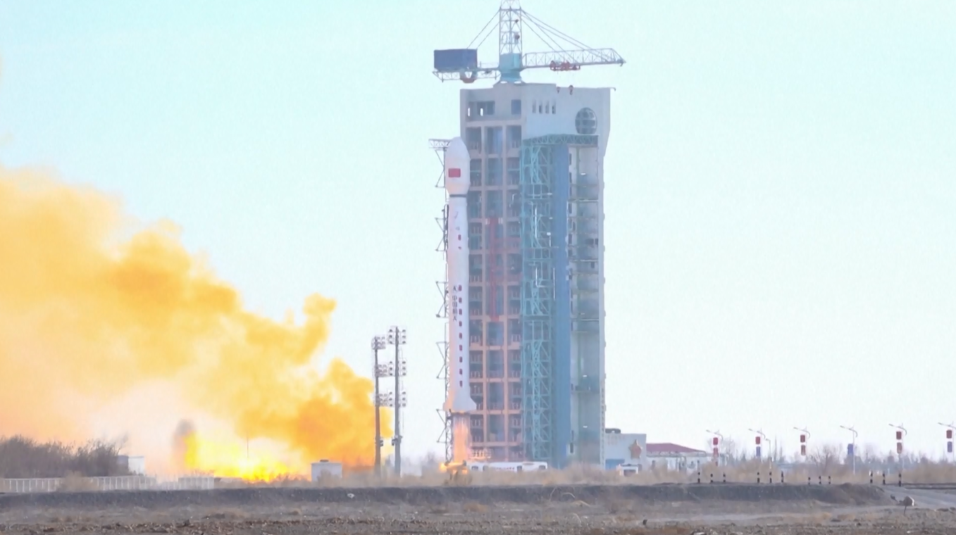 Tiongkok Luncurkan Satelit Baru dari Pusat Peluncuran Satelit Jiuquan di Provinsi Gansu