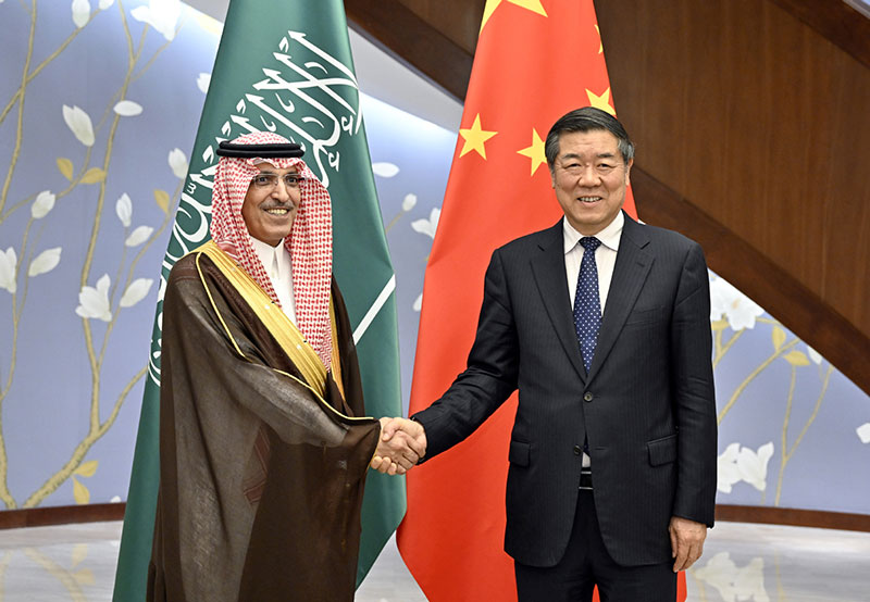 Kedua belah pihak bertukar pandangan mengenai hubungan ekonomi dan perdagangan Tiongkok-Arab Saudi