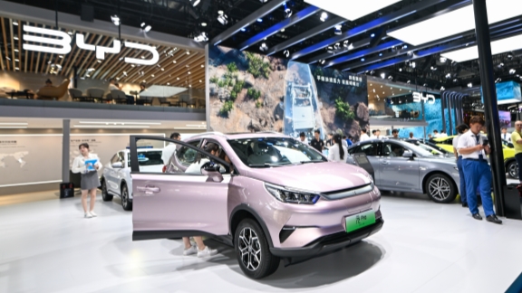 BYD mendapatkan lisensi pertama di Tiongkok pada bulan Juli