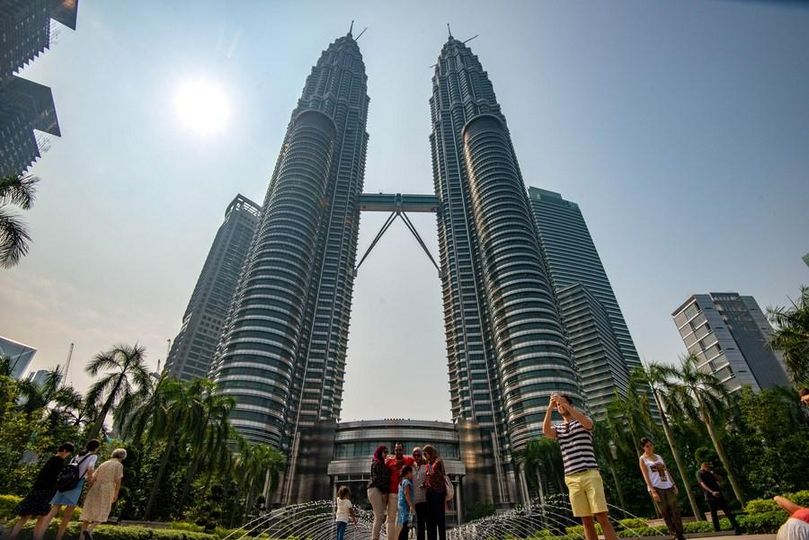 Malaysia akan mengizinkan perjalanan bebas visa selama 30 hari bagi warga negara Tiongkok mulai 1 Desember tahun ini