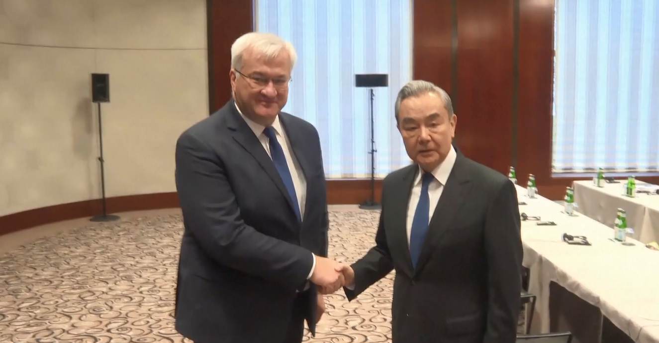 Menlu Tiongkok: Hubungan Tiongkok-Ukraina Harus Mempertahankan Perkembangan yang Stabil dan Sehat