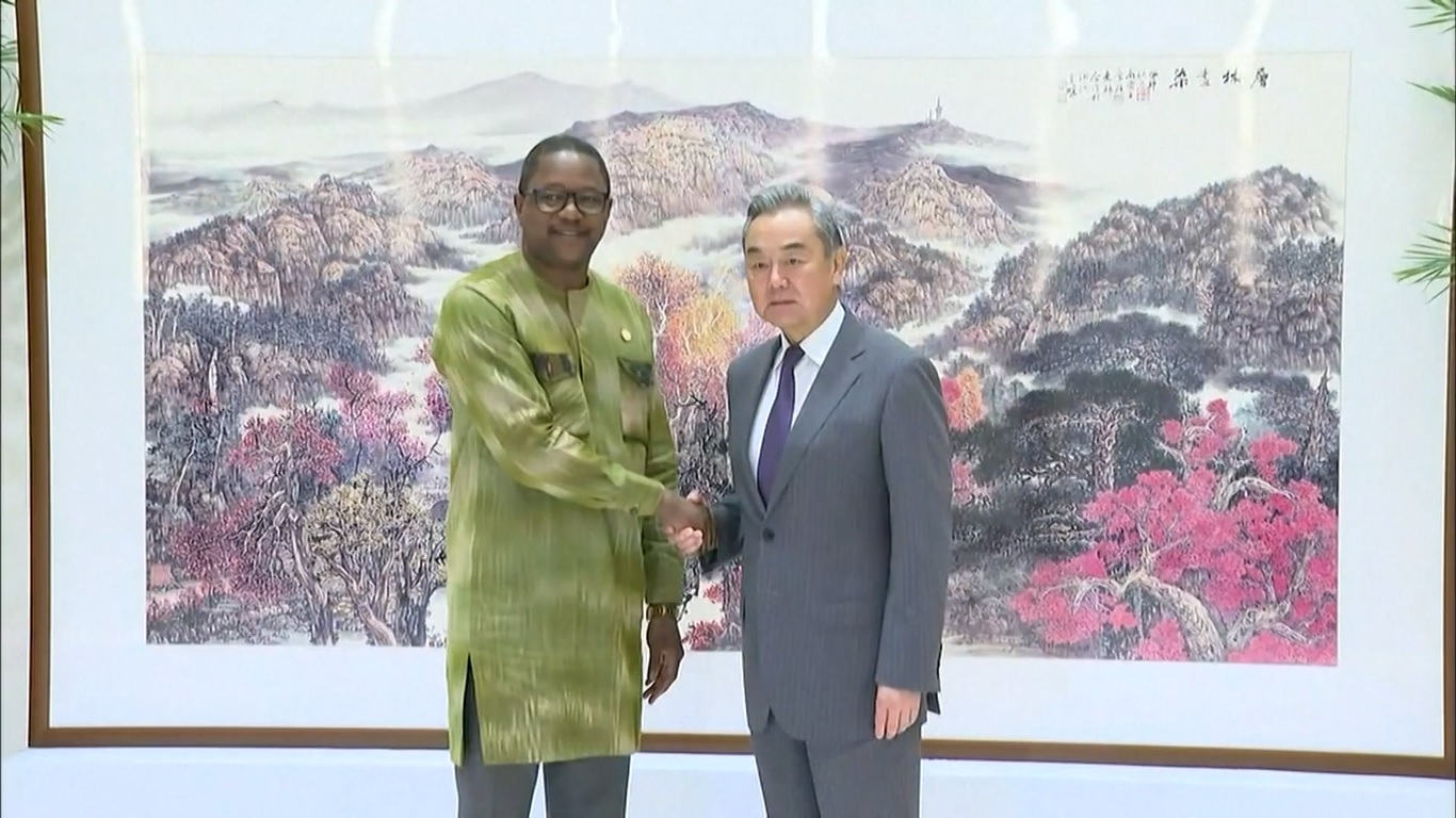 Fakta telah membuktikan bahwa dimulainya kembali hubungan diplomatik Tiongkok-Burkina Faso sepenuhnya melayani kepentingan mendasar dan jangka panjang Burkina Faso dan rakyatnya