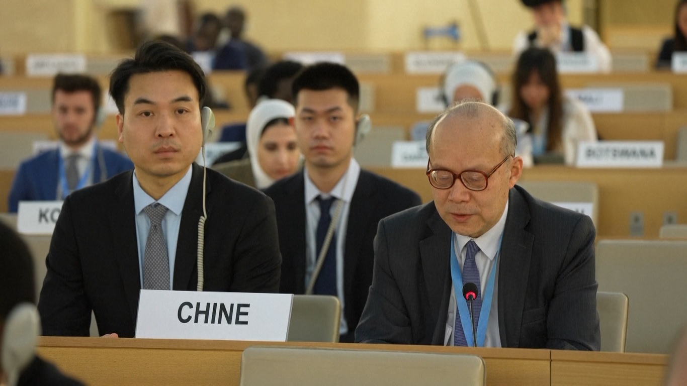 Ia juga menyerukan kepada masyarakat internasional untuk bekerja demi penyelesaian yang menyeluruh