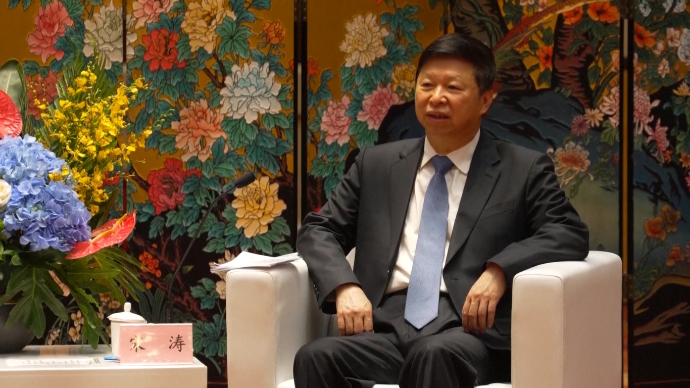 Ia mencatat bahwa Tiongkok daratan akan terus meningkatkan sistem dan kebijakan untuk mempromosikan pertukaran ekonomi dan budaya serta kerja sama antara Tiongkok daratan dan Taiwan