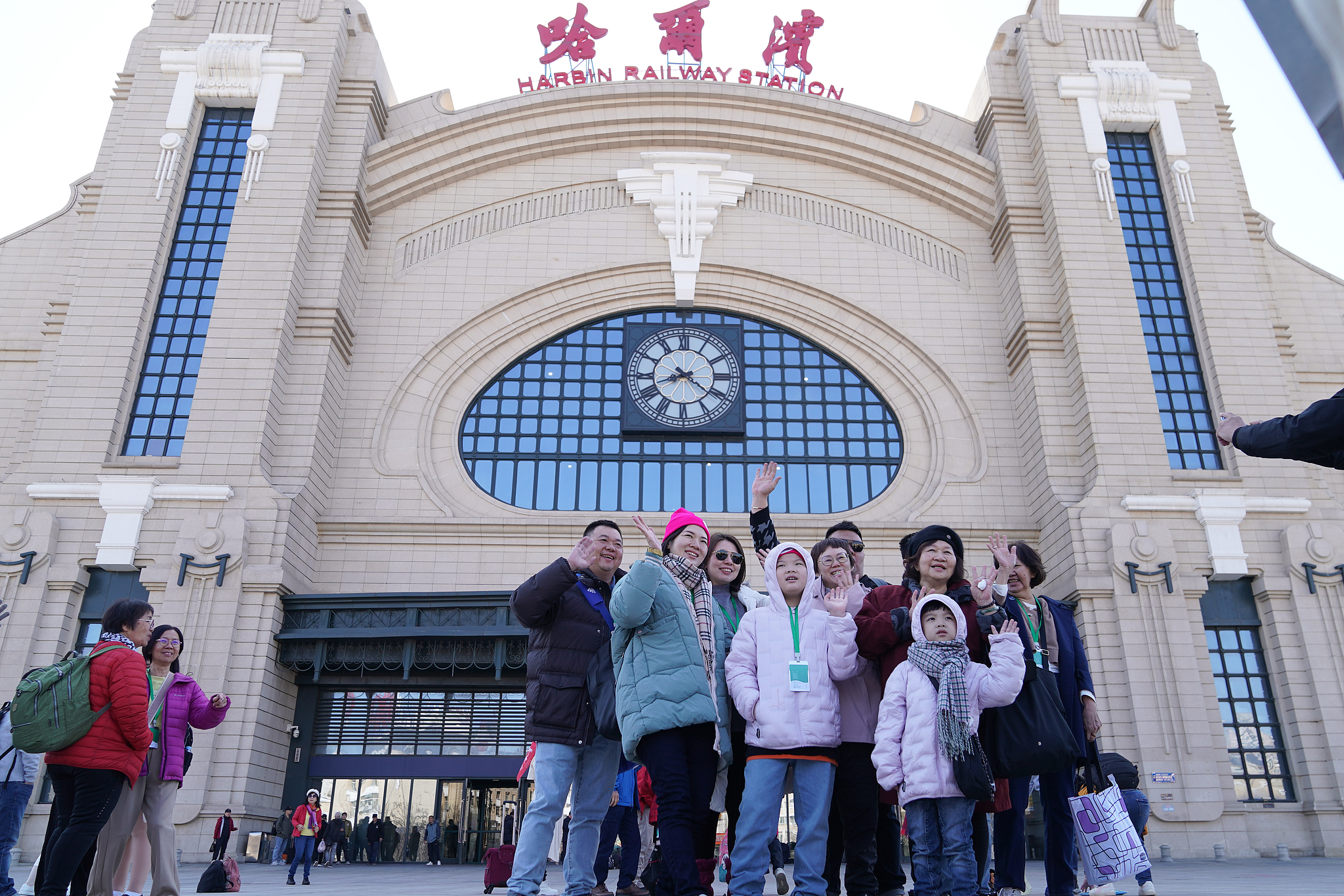 Proyek kereta api inovatif film + pariwisata ini bertujuan untuk menciptakan pengalaman perjalanan baru dengan memadukan budaya film ke dalam wisata kereta api