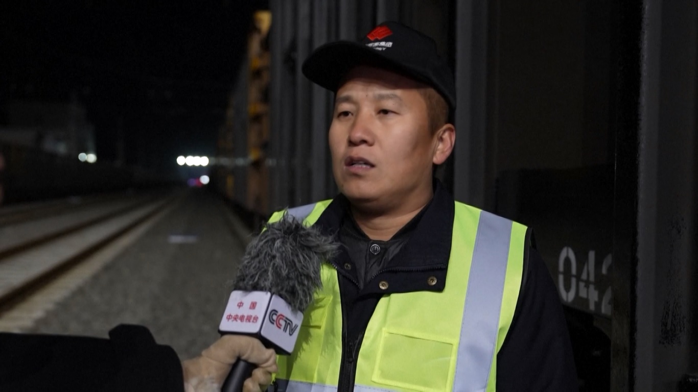 Perangkat cerdas juga disertakan untuk melakukan pemeriksaan sinar-X guna memeriksa cacat pada komponen kereta