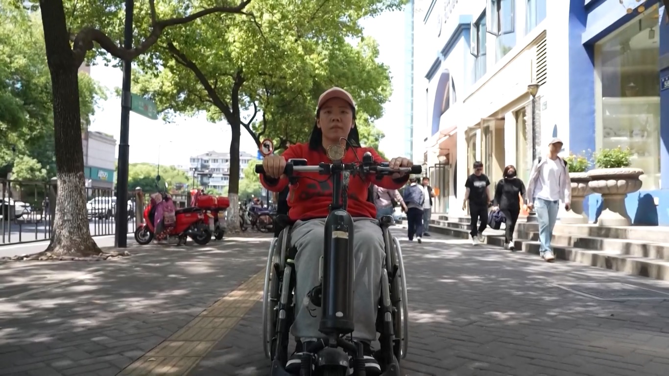 Proyek ini diprakarsai oleh Guo Bailing