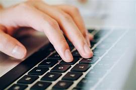 Konten online ilegal atau berbahaya yang dilaporkan sebagian besar adalah informasi terkait pornografi