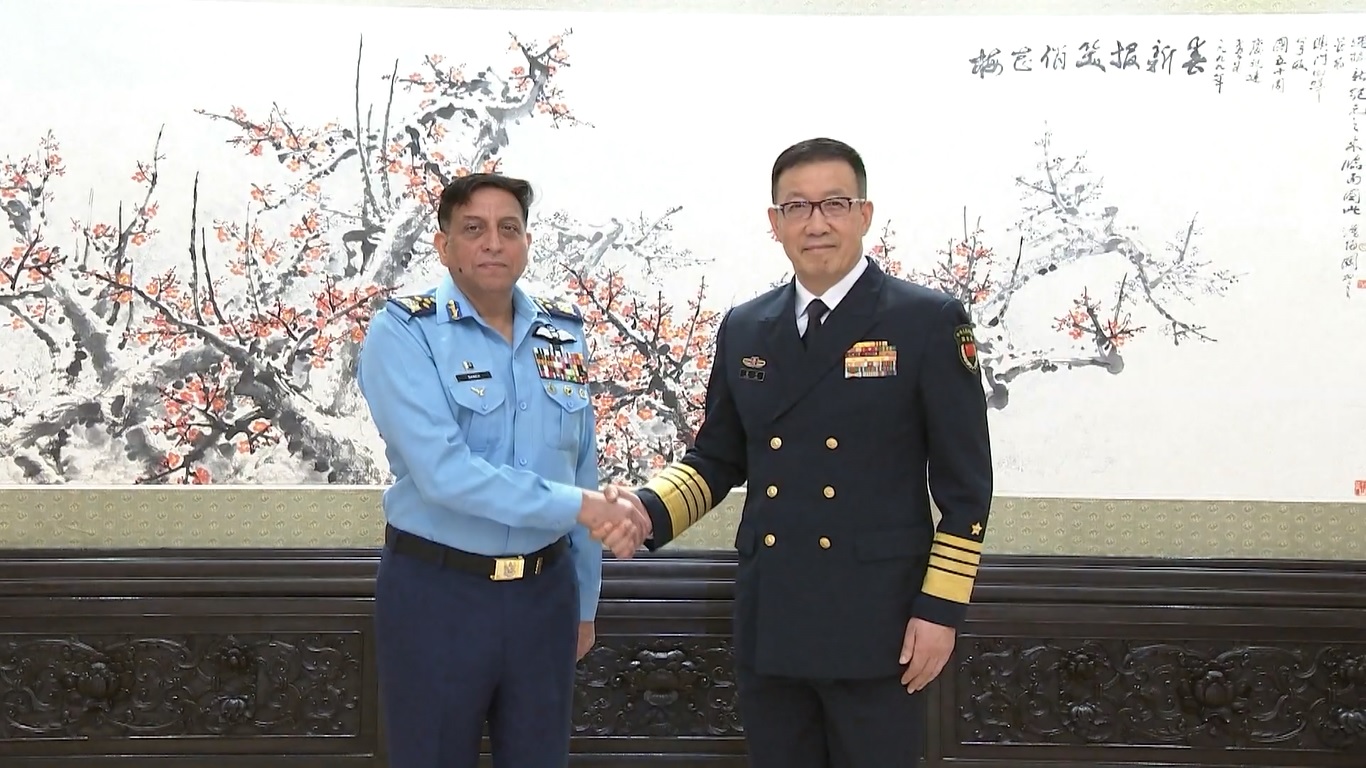 Tiongkok bersedia bekerja sama dengan pihak Pakistan dalam memperkuat komunikasi dan kerja sama strategis