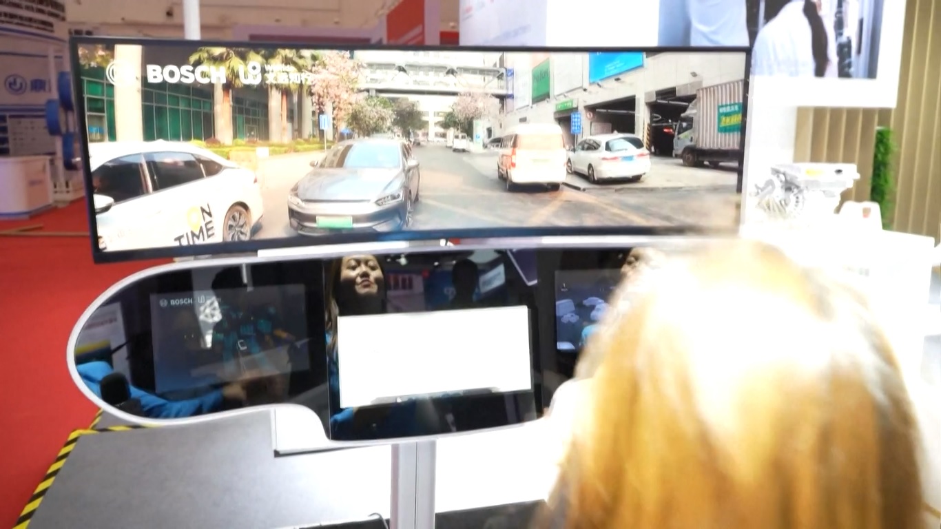 Di antara mereka ada perusahaan material baru yang memamerkan rem cakram berbahan keramik aluminium dengan kekerasan tinggi dan ringan untuk performa kendaraan yang lebih baik