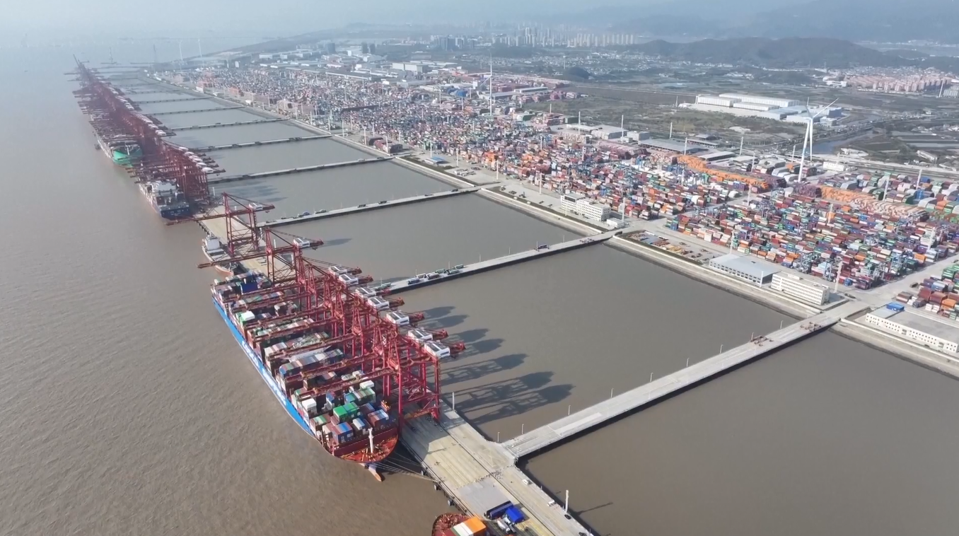 Pelabuhan Ningbo-Zhoushan di Tiongkok Memimpin Volume Kargo Global selama 17 Tahun