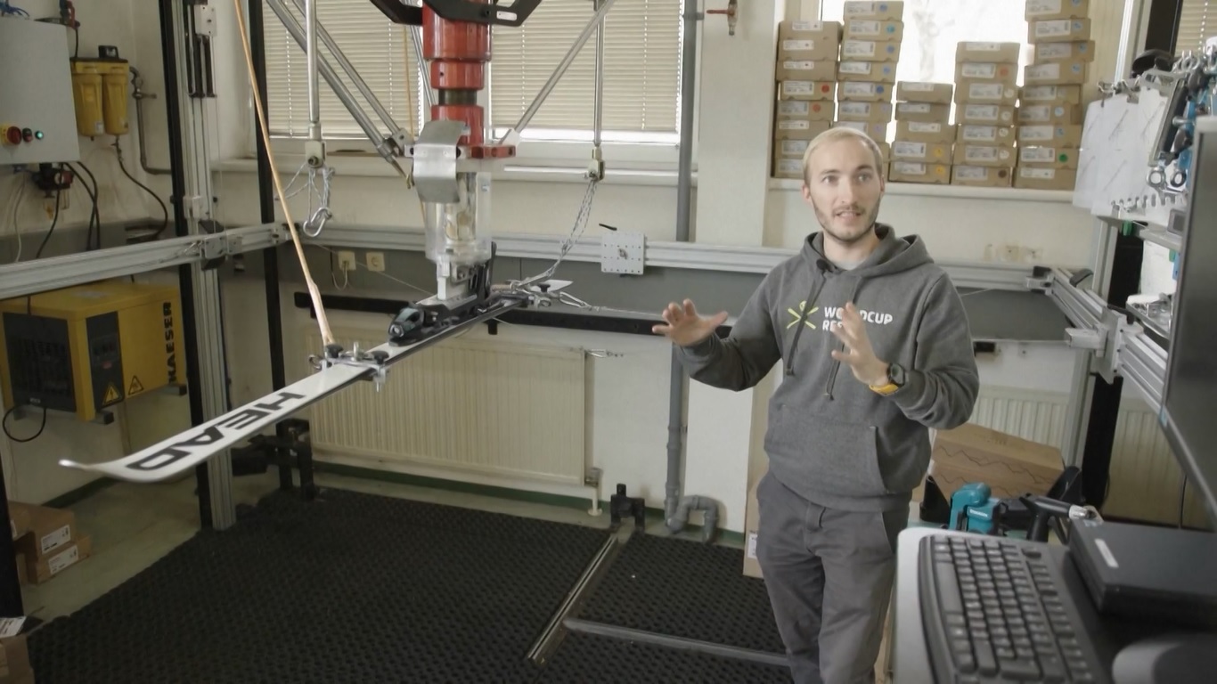 Di saat jutaan ikatan ski dijual di Eropa dan Amerika Utara