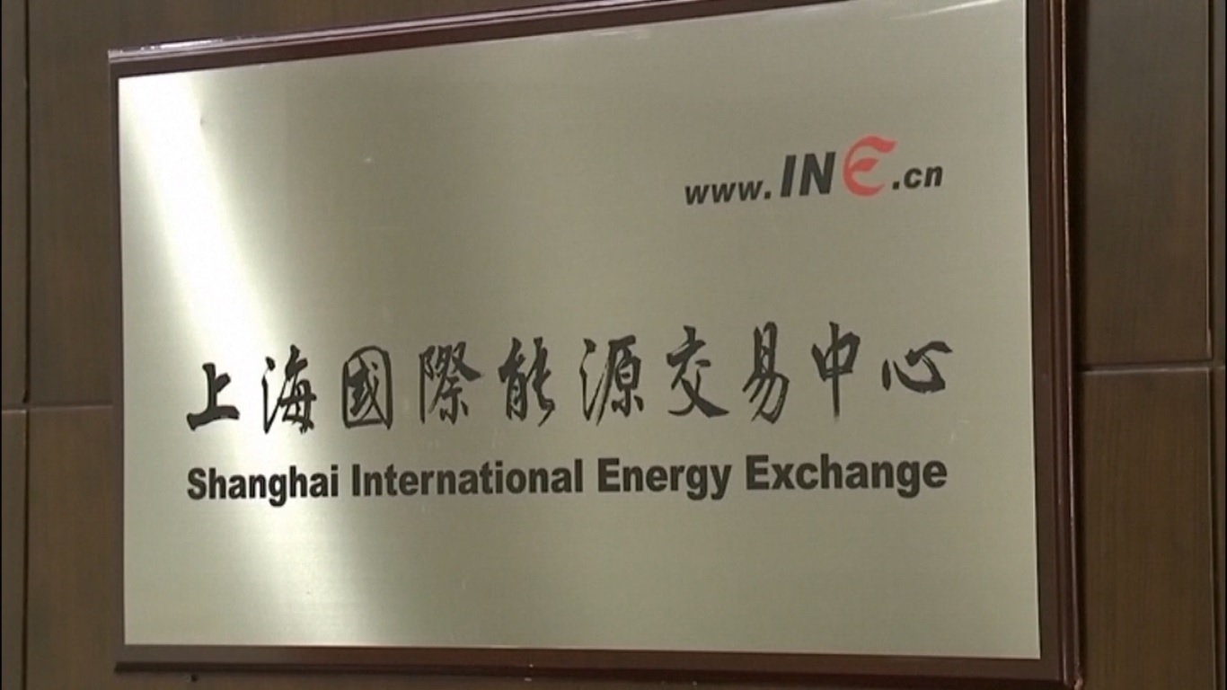 Data menunjukkan bahwa sektor-sektor yang berkinerja luar biasa merupakan sektor-sektor seperti energi dan bahan kimia