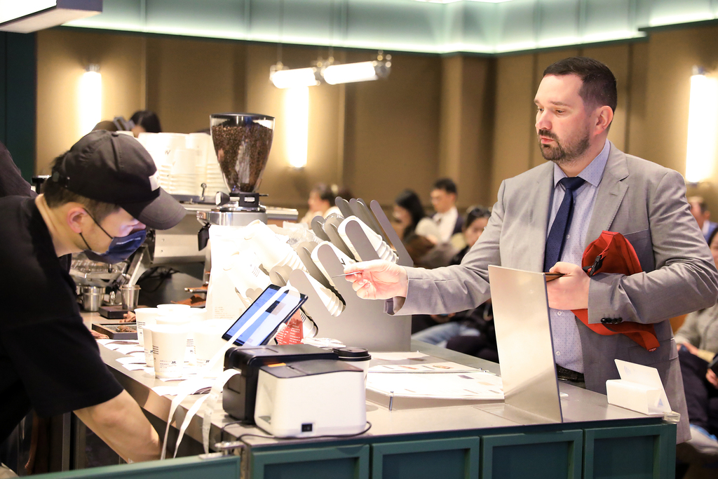 Berbelanja di Tiongkok: Bagaimana Raksasa Ritel Terbaru di Dunia Mengubah Tata Cara Pariwisata Global