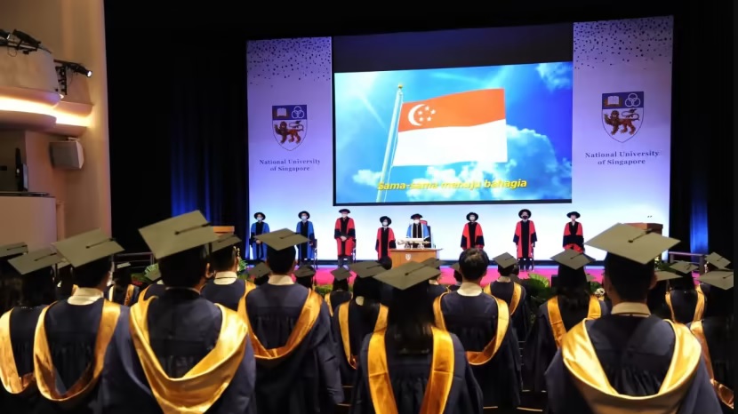 Rata-rata gaji kotor bulanan di antara lulusan baru dalam pekerjaan tetap penuh waktu