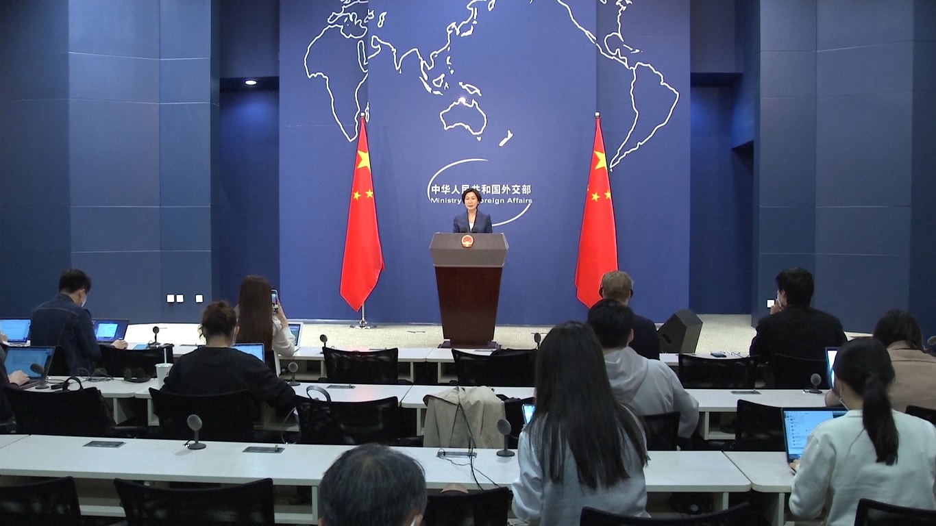 Statistik Bank Dunia menunjukkan lembaga keuangan multilateral dan kreditur komersial menyumbang lebih dari 80 persen utang negara negara berkembang