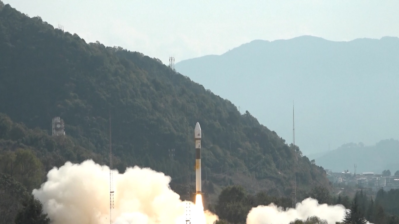 Diluncurkan pada pukul 12:46 oleh roket pembawa Kuaizhou-1A (KZ-1A)