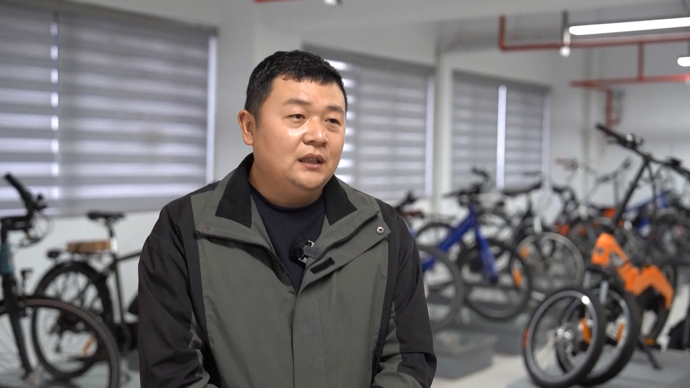 Kendaraan Roda Dua Listrik Tiongkok semakin Populer di Luar Negeri di Tengah Melonjaknya Harga Bahan Bakar