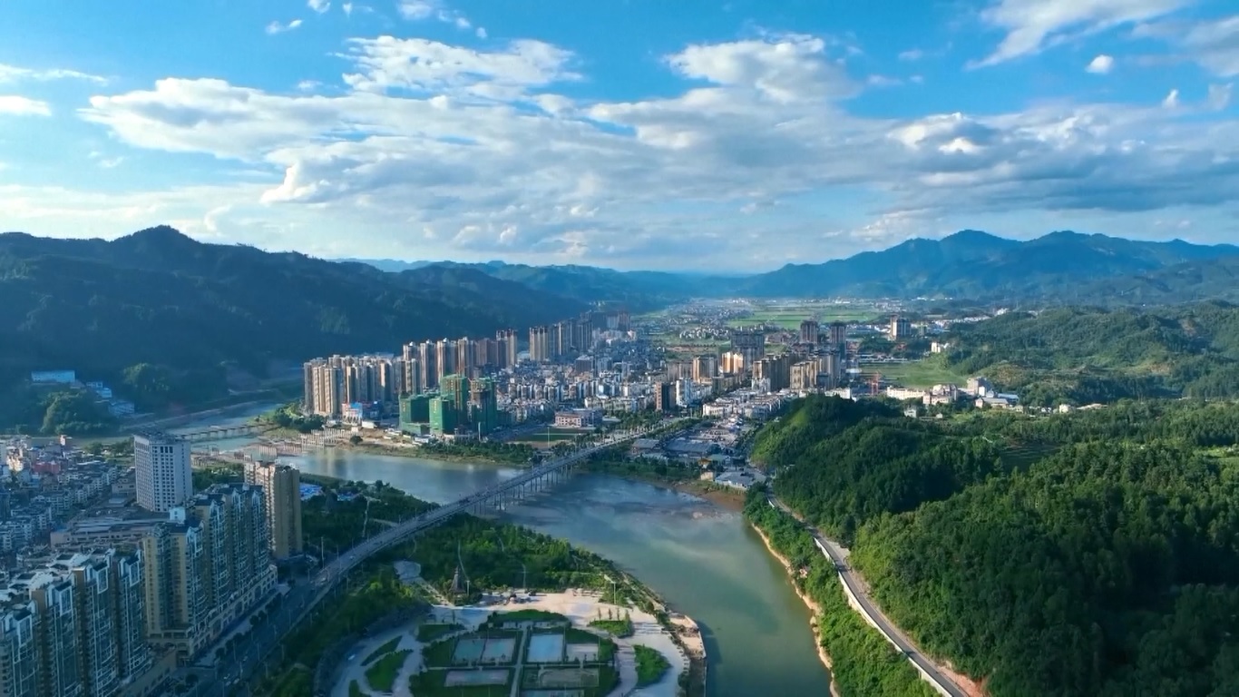 Pencapaian ini menggarisbawahi efektivitas upaya berkelanjutan untuk mengkonsolidasi dan memperluas pencapaian yang diperoleh dalam memerangi kemiskinan