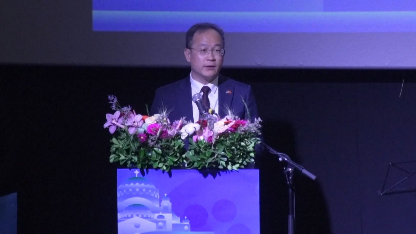 Pekan film ini diselenggarakan bersama oleh Administrasi Film Tiongkok