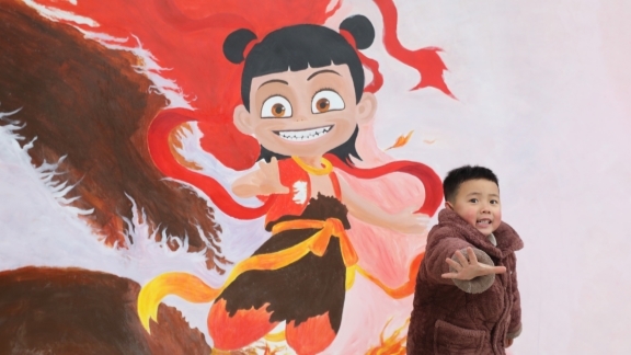 Menurut data dari platform tiket Maoyan hingga Sabtu pendapatan global film tersebut – termasuk prapenjualan – telah melampaui 15019 miliar yuan (US$209 miliar)