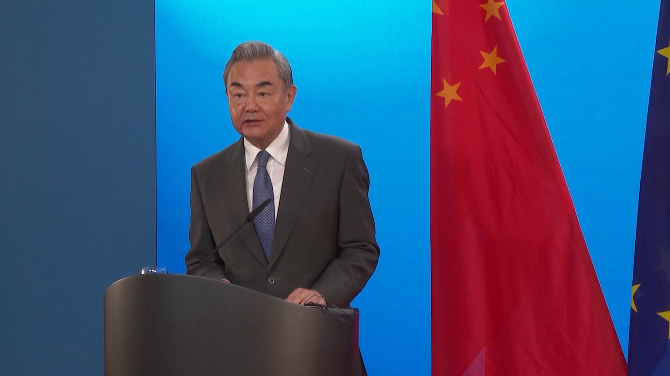 Tiongkok Yakinkan Eropa tentang Pasokan Tanah Jarang di tengah Kontrol Ekspor