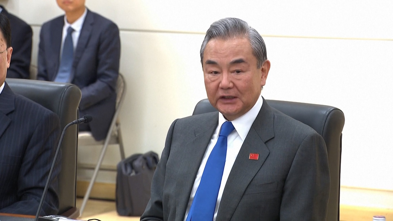 Wang juga mengatakan bahwa Tiongkok dan AS memiliki kepentingan bersama yang luas dan terdapat ruang yang luas untuk kerja sama