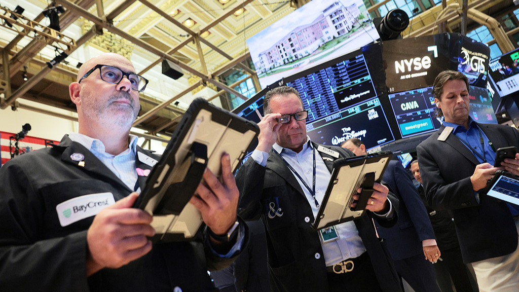 Inflasi Tinggi di AS dan Kenaikan Biaya AI Picu Penurunan Tajam Saham Chip Global