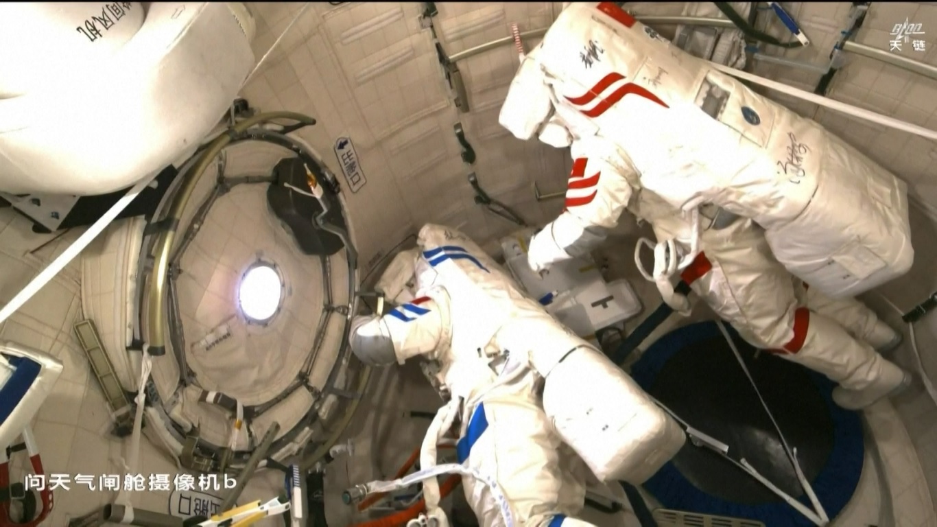 CMSA mengatakan bahwa kru Shenzhou-18 berada dalam kondisi sehat