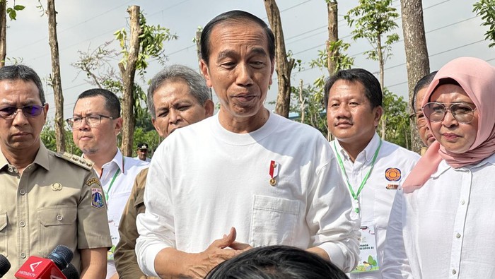 Sejumlah wilayah di  Indonesia saat ini tengah memasuki musim hujan Presiden Joko Widodo (Jokowi) pun mewanti-wanti seluruh pihak untuk waspada