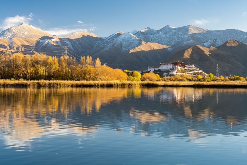 Tim ilmuwan Tiongkok berhasil merekonstruksi kumpulan data (dataset) lengkap dari fenologi es danau pada 132 danau di Dataran Tinggi Qinghai-Tibet dari 1978 hingga 2016
