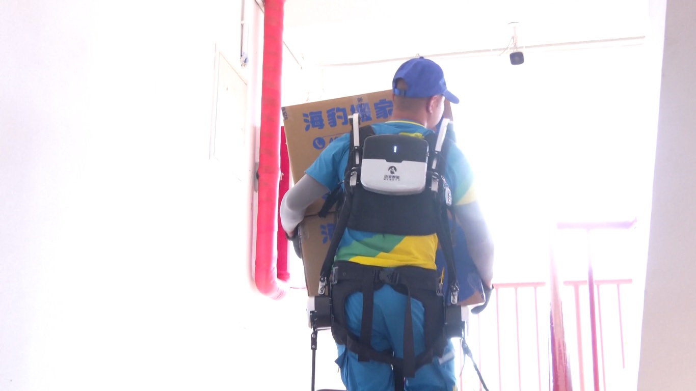 Robot exoskeleton adalah perangkat yang dirancang untuk meningkatkan tenaga manusia