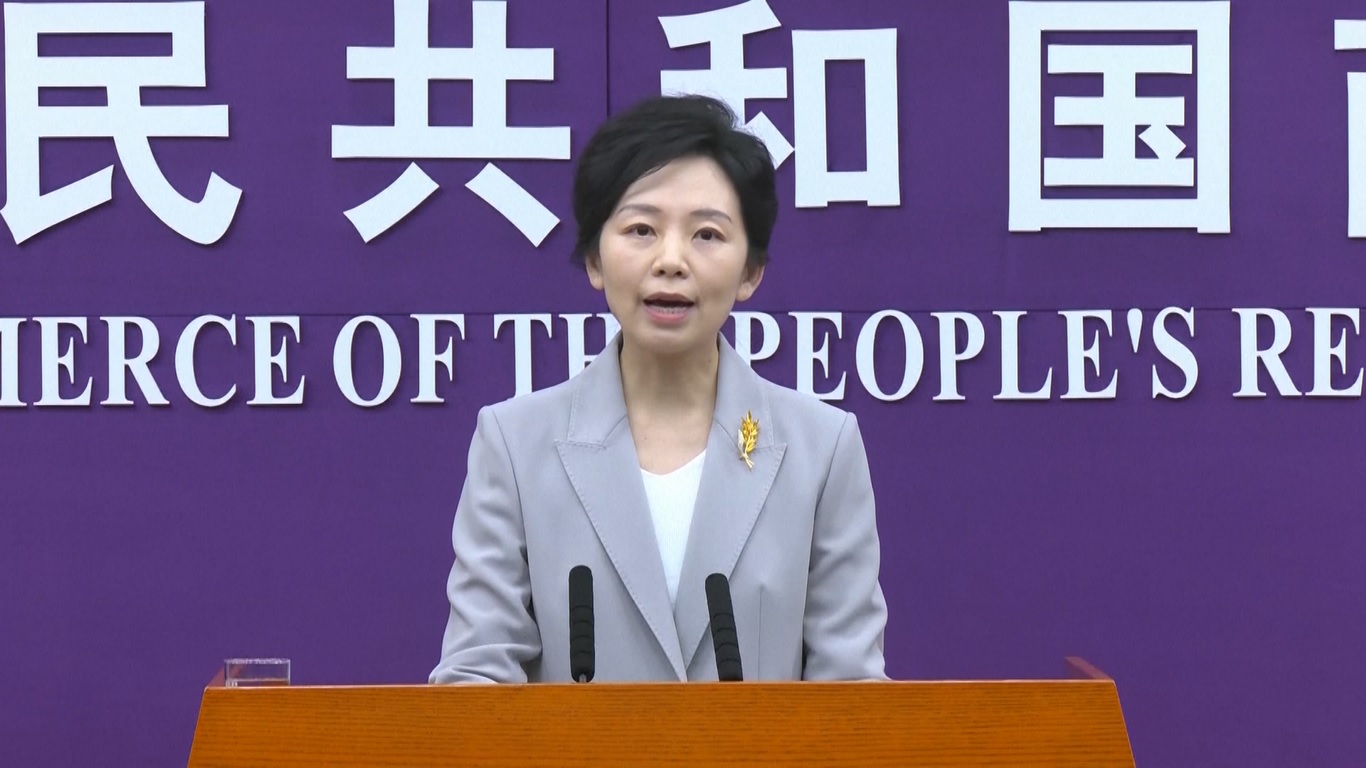 Ini merupakan tanggapan atas pertanyaan mengenai rencana Inggris untuk lebih banyak bekerja sama dengan Tiongkok dalam hal investasi dan perdagangan