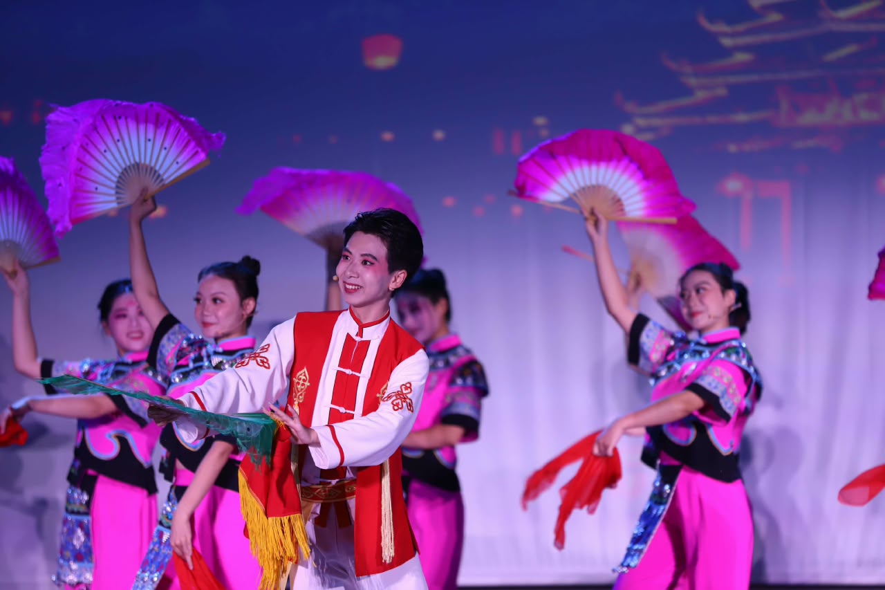 Pekan Opera (Warisan Budaya Takbenda) Gunung Fanjing 2026 Resmi Dibuka di Tongren