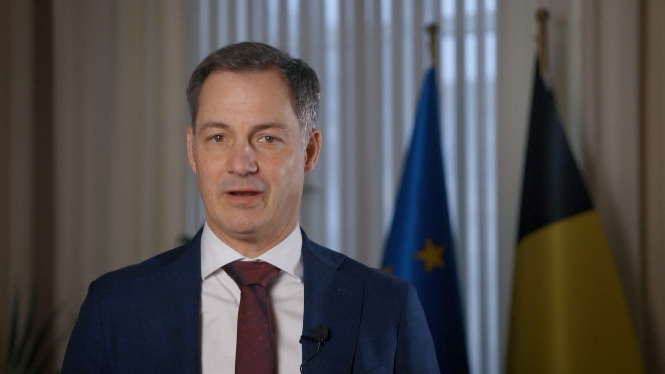 Sejumlah pejabat senior luar negeri mengirimkan ucapan selamat kepada rakyat Tiongkok