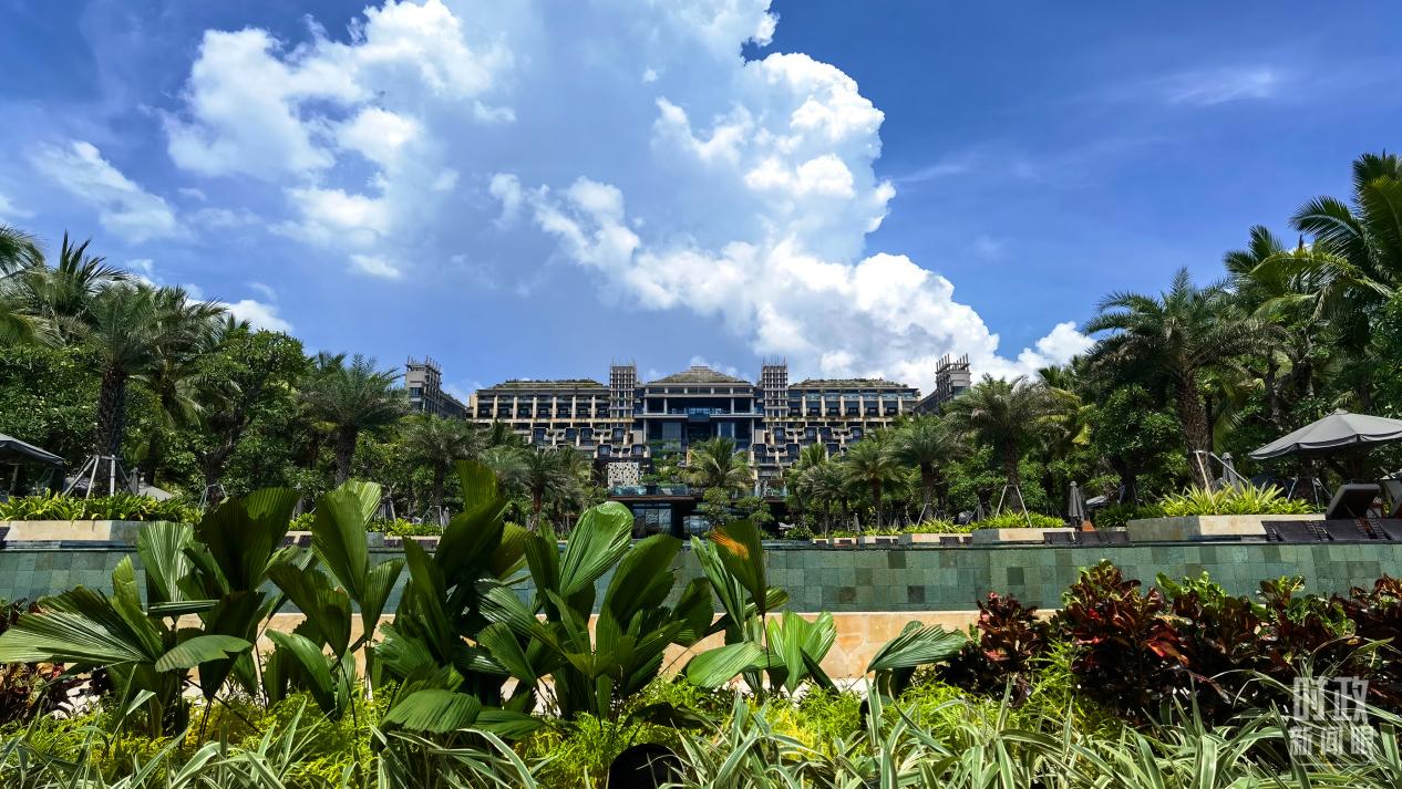 Presiden Tiongkok Xi Jinping hadir dan menyampaikan pidato yang mengangkat tema Bersama Hadapi Tantangan Era ini