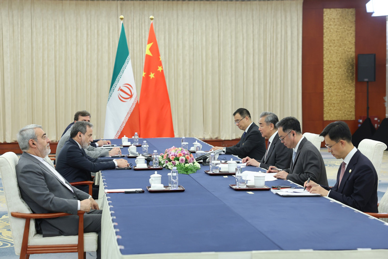 Wang Yi: Tiongkok Akan Terus Mendukung Iran Dalam Menjaga Kedaulatan Dan Martabatnya